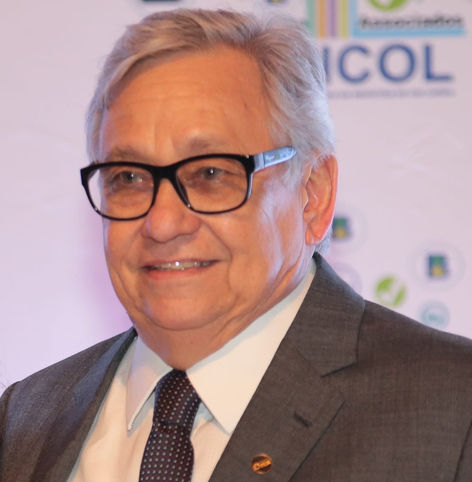 Abicol homenageia seu fundador