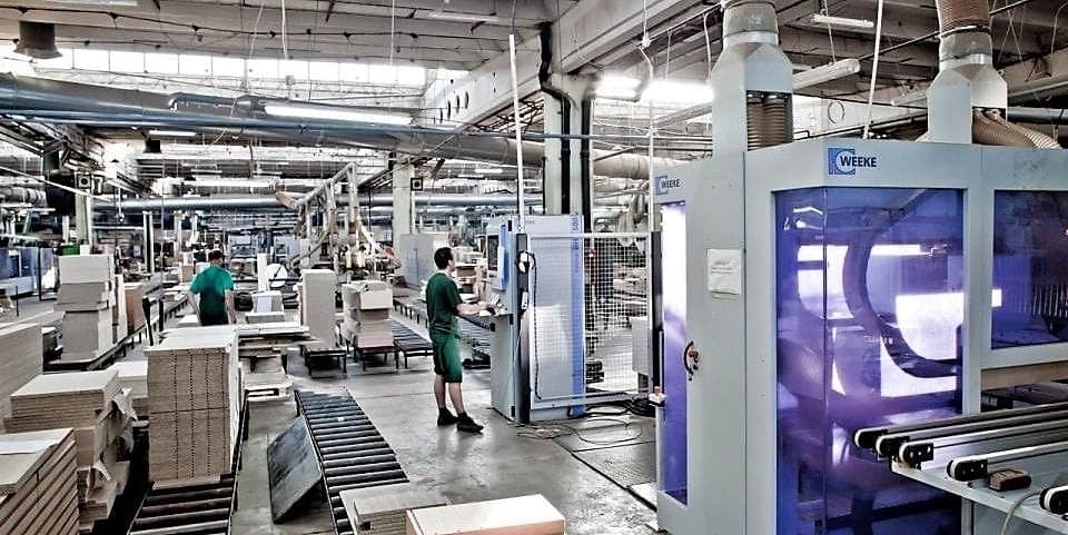 Produção de móveis cai novamente em agosto