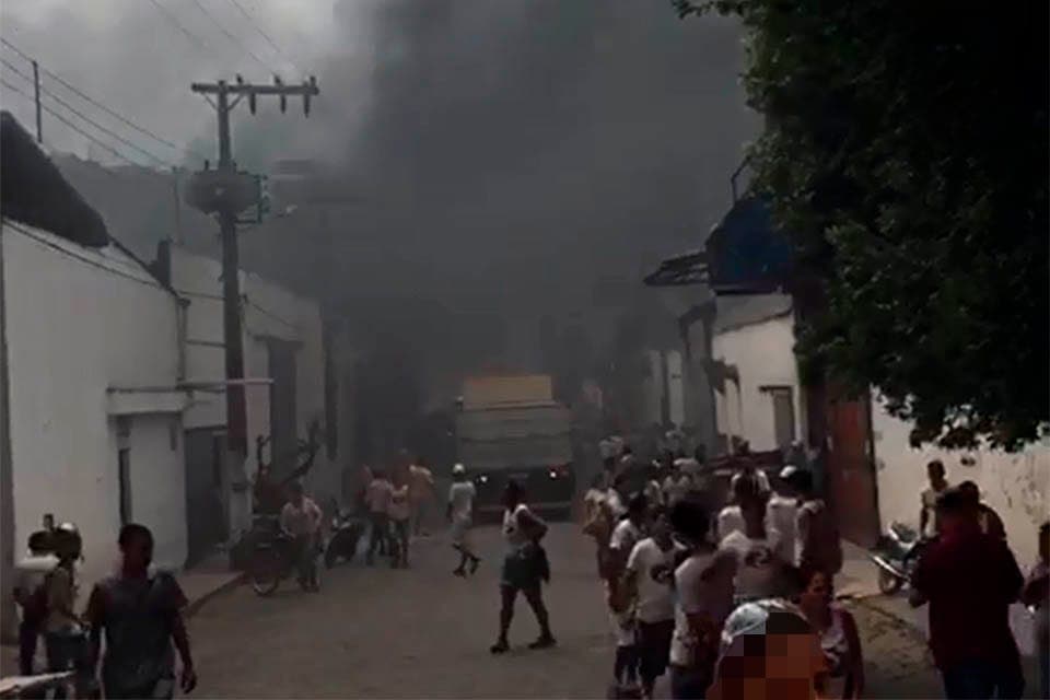 Fábrica de Móveis pega fogo em Rodeiro (MG)