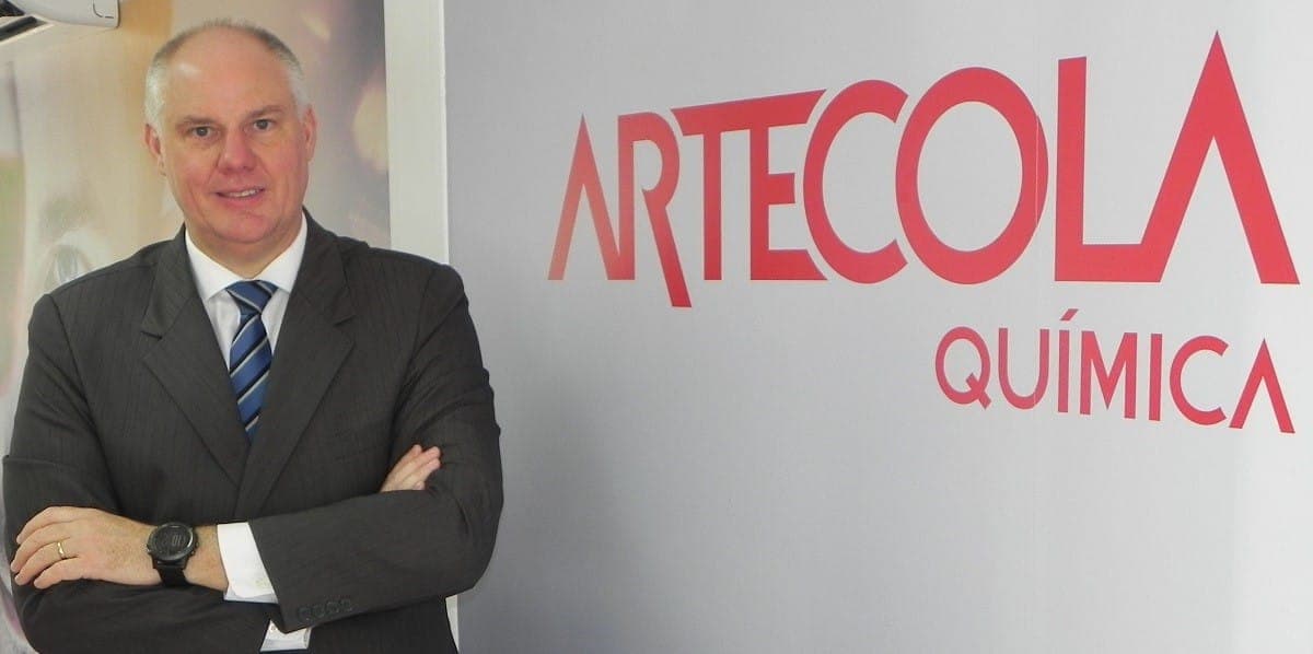Top Qualidade homenageia Artecola Química