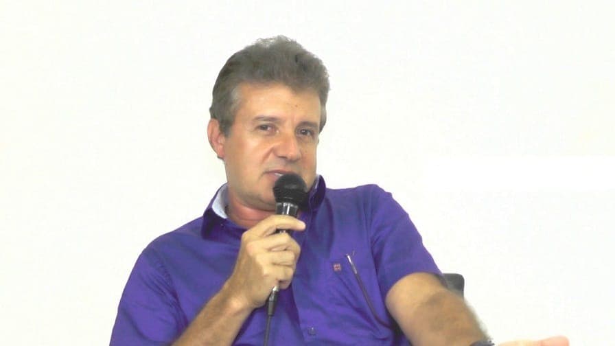 Áureo é reeleito presidente do Intersind