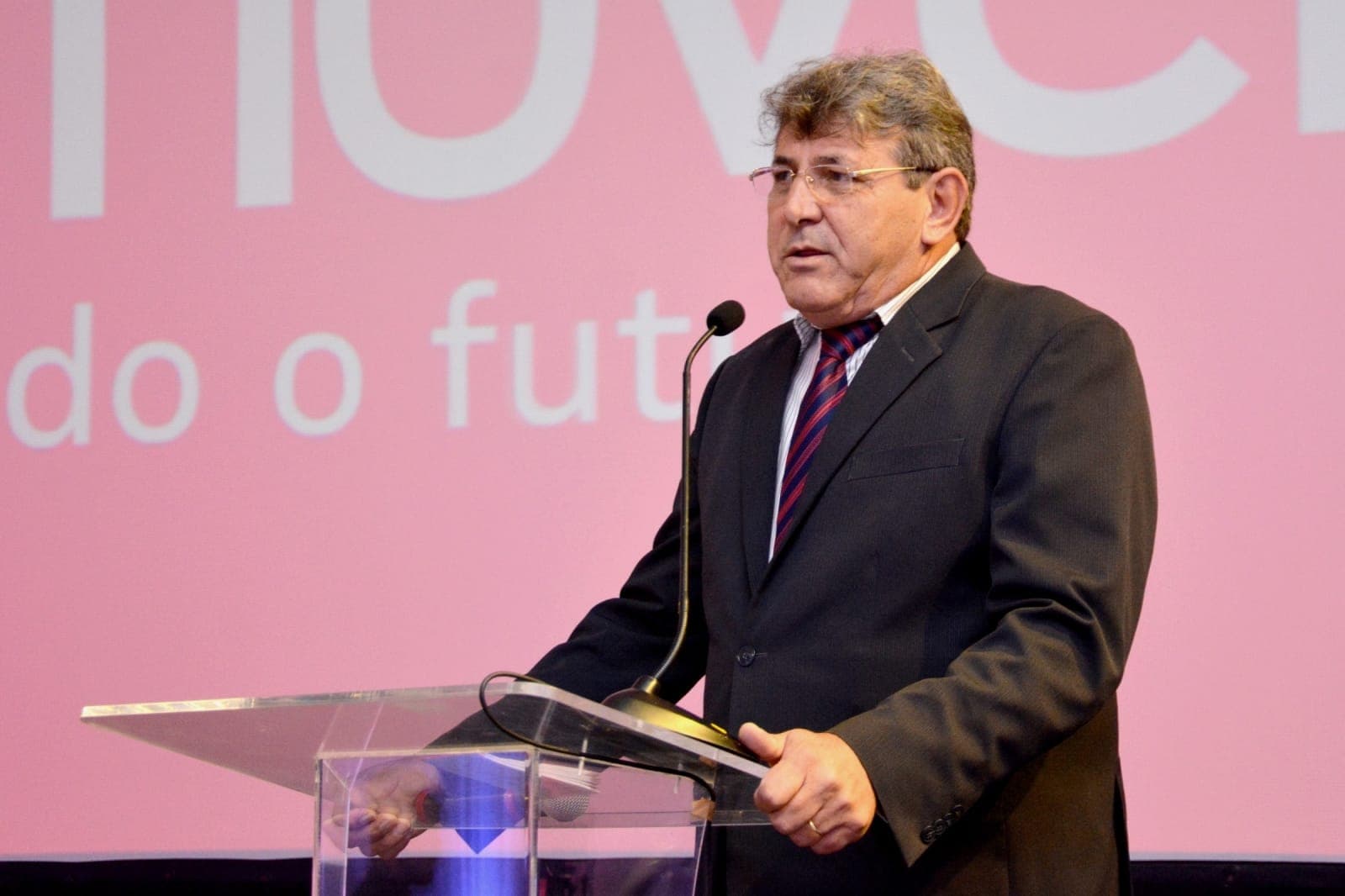 Simovale destaca incentivos para o setor moveleiro de SC
