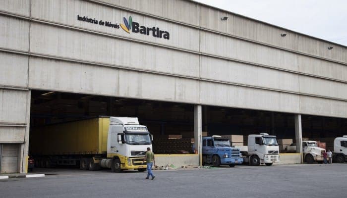 Teto de fábrica da Bartira desaba em São Caetano do Sul