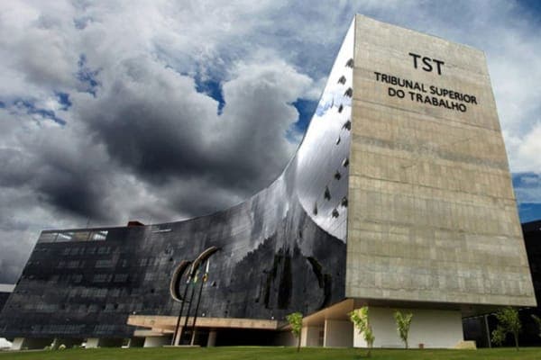 Cabe à Justiça do Trabalho ação de representante comercial