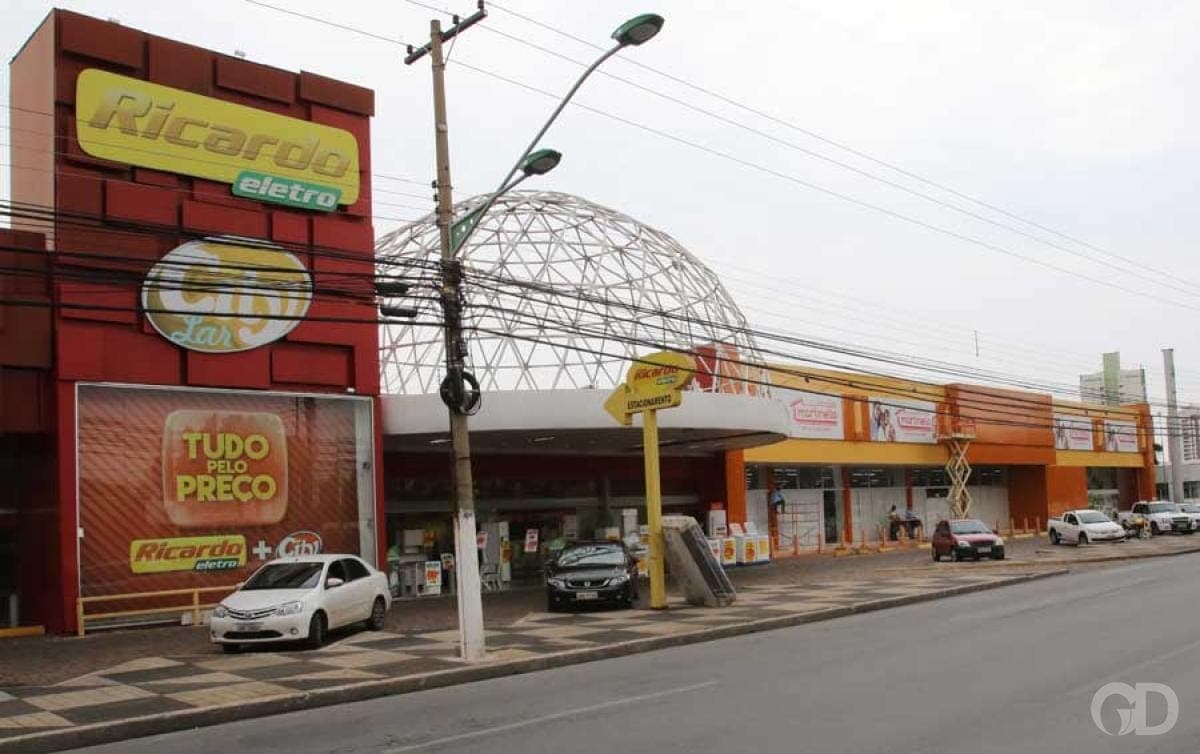 Ricardo Eletro recebe ordem de despejo em lojas de Cuiabá