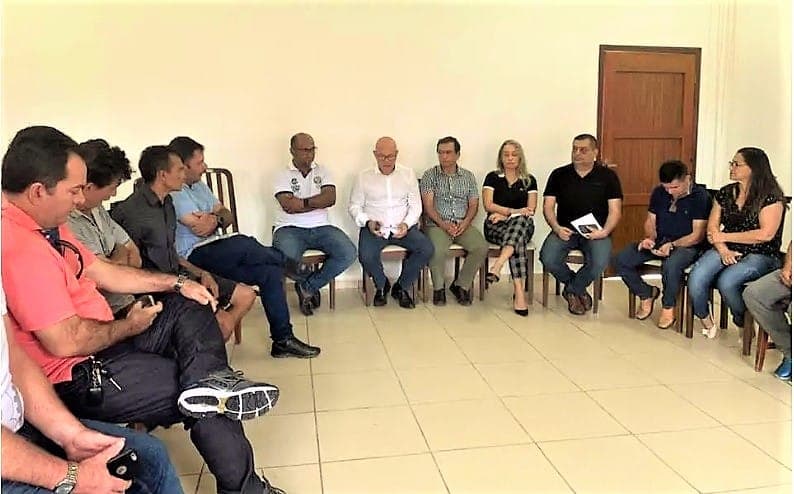 Reunião discute desenvolvimento do setor moveleiro no Juruá