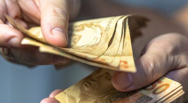 BC permite que brasileiros façam saques em lojas do varejo