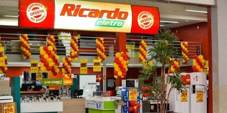 Em crise, Ricardo Eletro foca nas vendas via Whatsapp