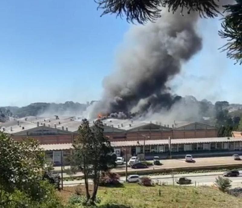 Incêndio na Artefama causa poucos danos
