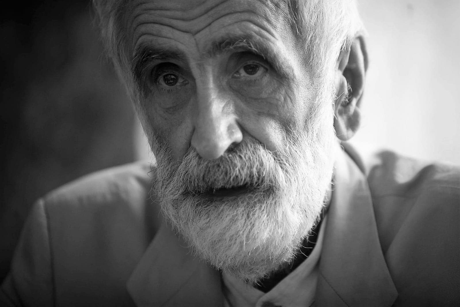 Morre o designer italiano Enzo Mari, "gigante" da Nova Tendência