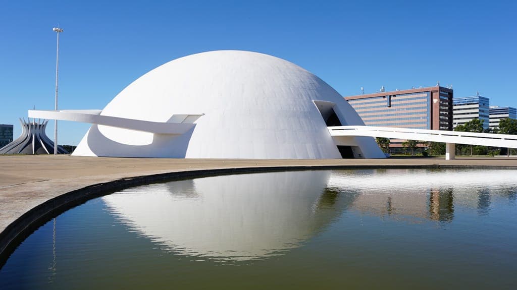 Design de mobiliário de Brasília ganha mostra no Museu Nacional