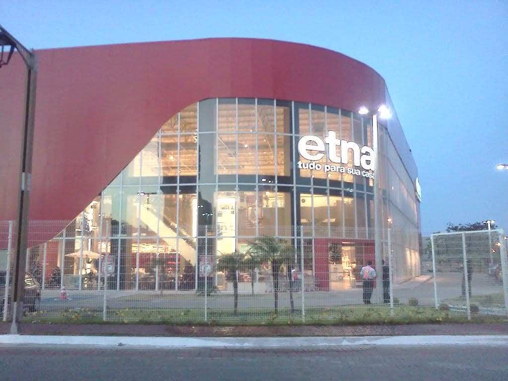 Clientes migram para e-commerce e Etna fecha loja no Ceará