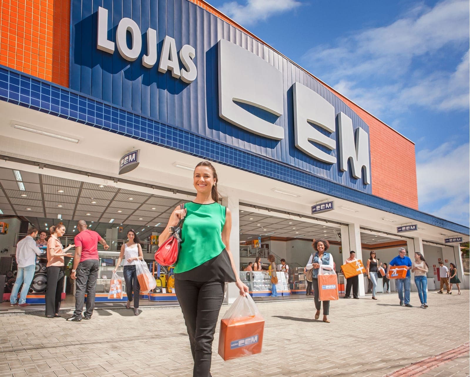 Lojas Cem anuncia e-commerce para 2022, mas foco é no físico