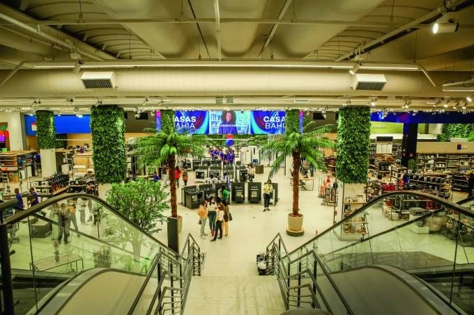 Megaloja Casas Bahia tem sala de games e degustação de vinho