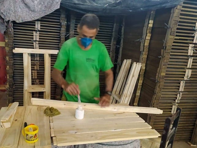 No Estabelecimento Penal Masculino de Regimes Semiaberto e Aberto de Dourados (MS) está instalada uma fábrica de móveis
