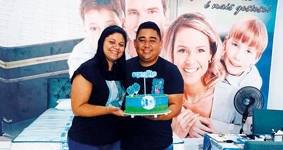 Robson do Vale e a esposa Elisangela, sua parceira na vida e nos negócios