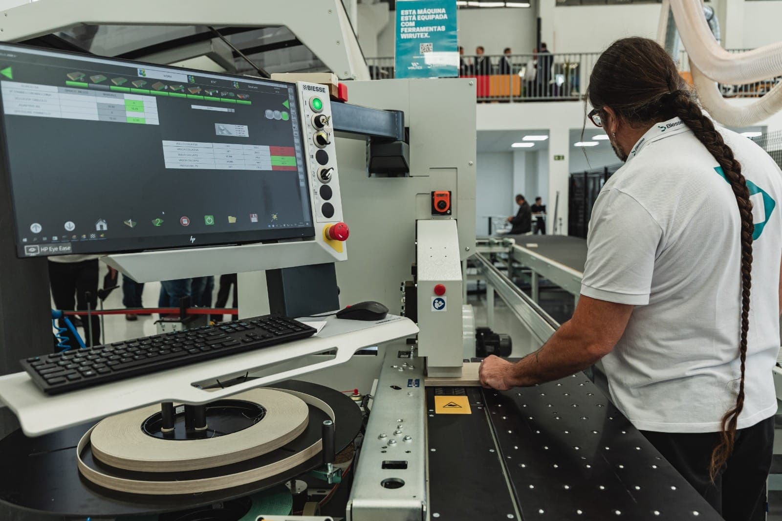 Technology Day da Biesse traz inovações na colagem de bordas