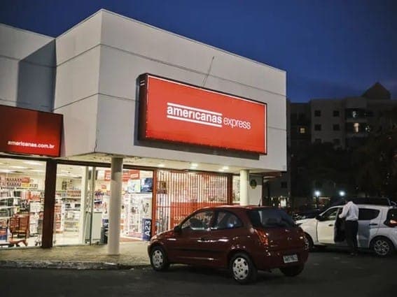 Americanas avalia queda de lojas físicas e balanço no fim do mês