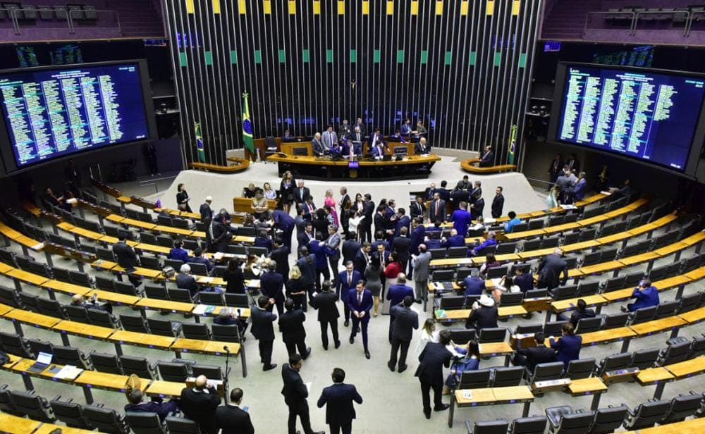 Projeto que exclui inadimplentes do Simples avança na Câmara