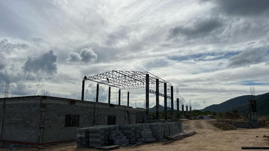 Nova fábrica em construção, em Guaiuba / Divulgação