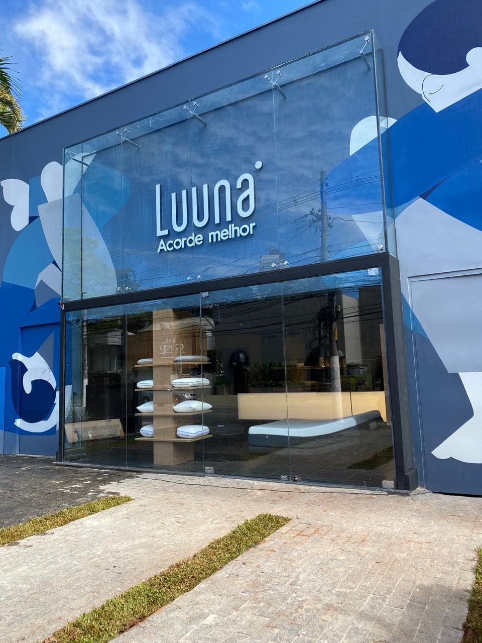 Nova concorrente estrangeira de colchões inaugura loja física