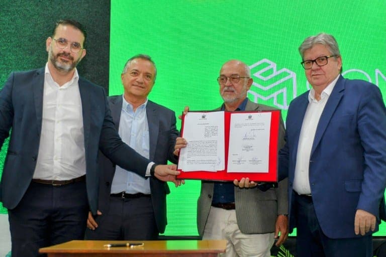 Governador da Paraíba oficializa criação de polo moveleiro