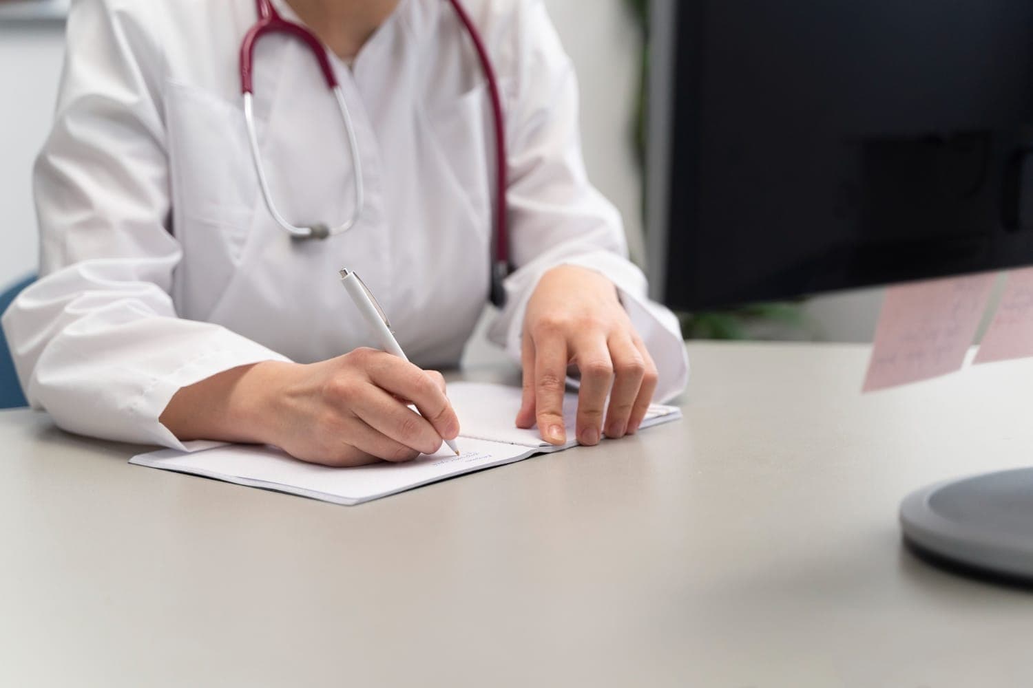Tecnologia quer acabar com falsos atestados médicos no trabalho