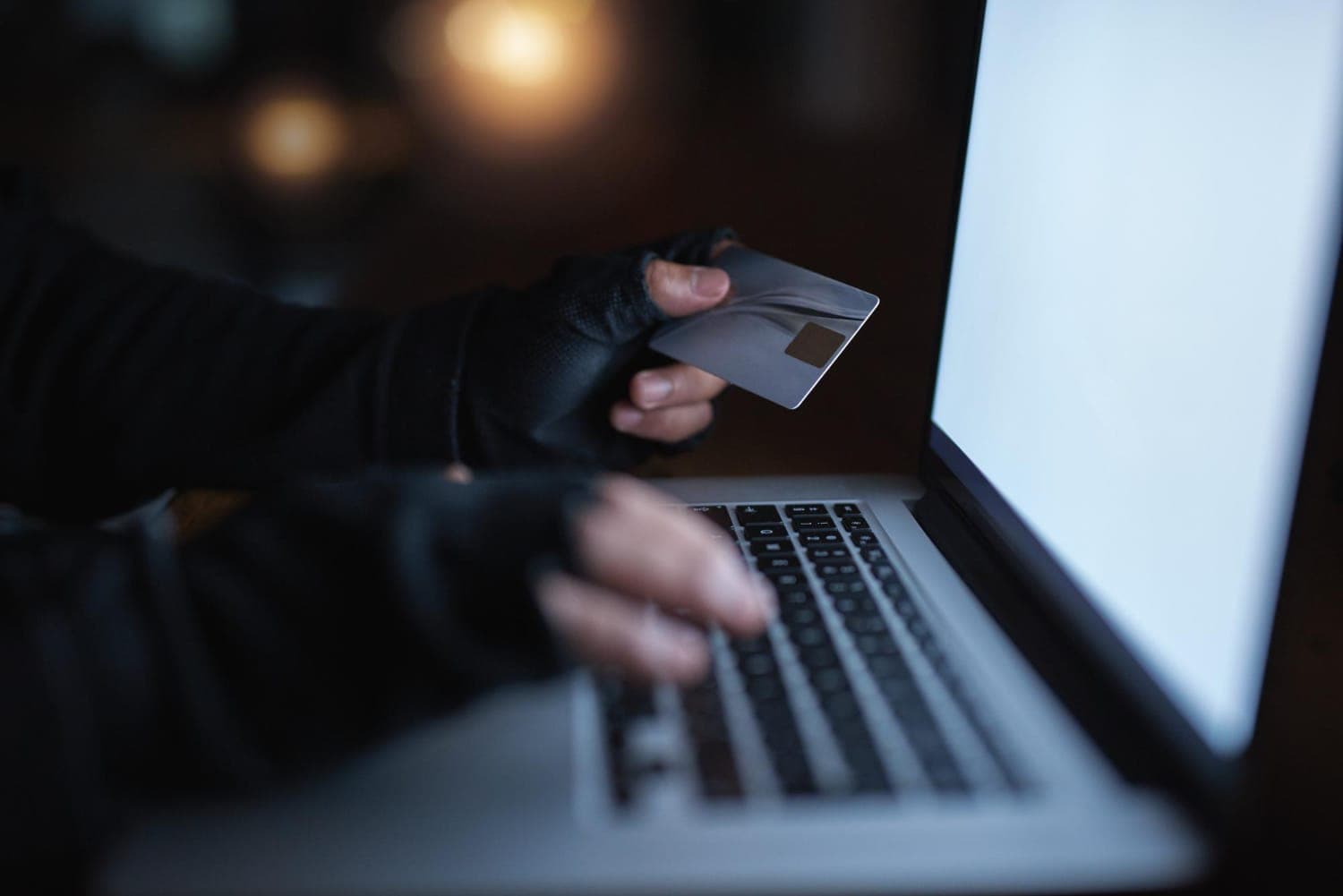 Ticket médio de fraudes foi 60% maior que o de vendas legítimas