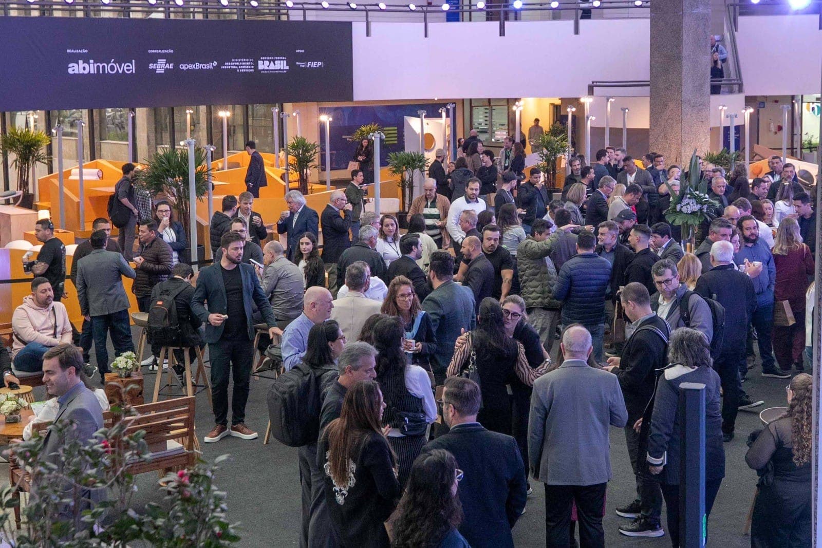 Diversidade, design e economia marcam o Congresso Moveleiro