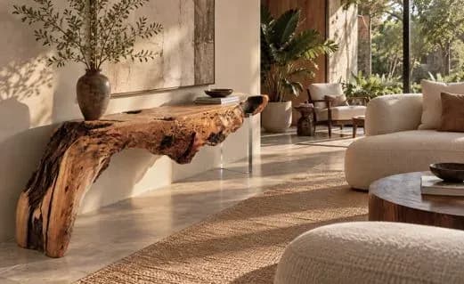 Madeira imperfeita ganha protagonismo nas peças da Coleção Maré