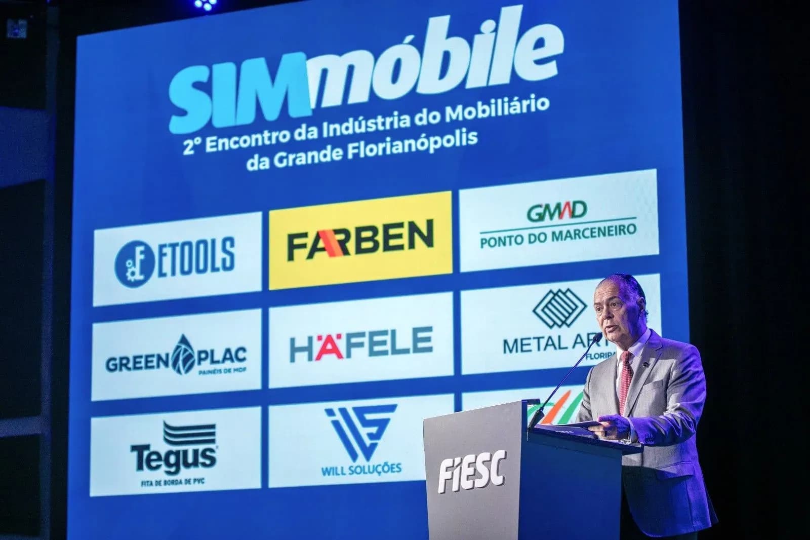 
Indústria moveleira enfrenta novos requisitos para competir no mundo