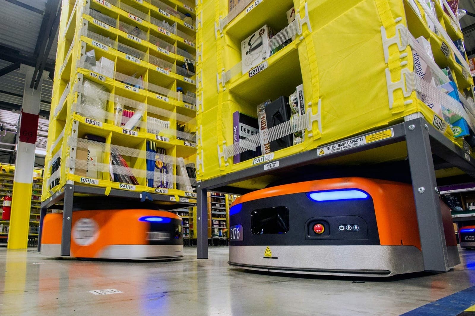 Amazon tem mais de 100 mil robôs em seus CDs