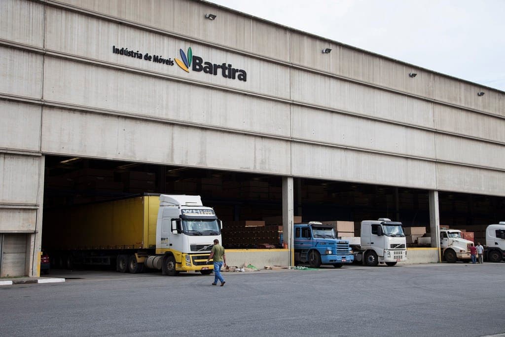 Bartira dispensa centenas de funcionários
