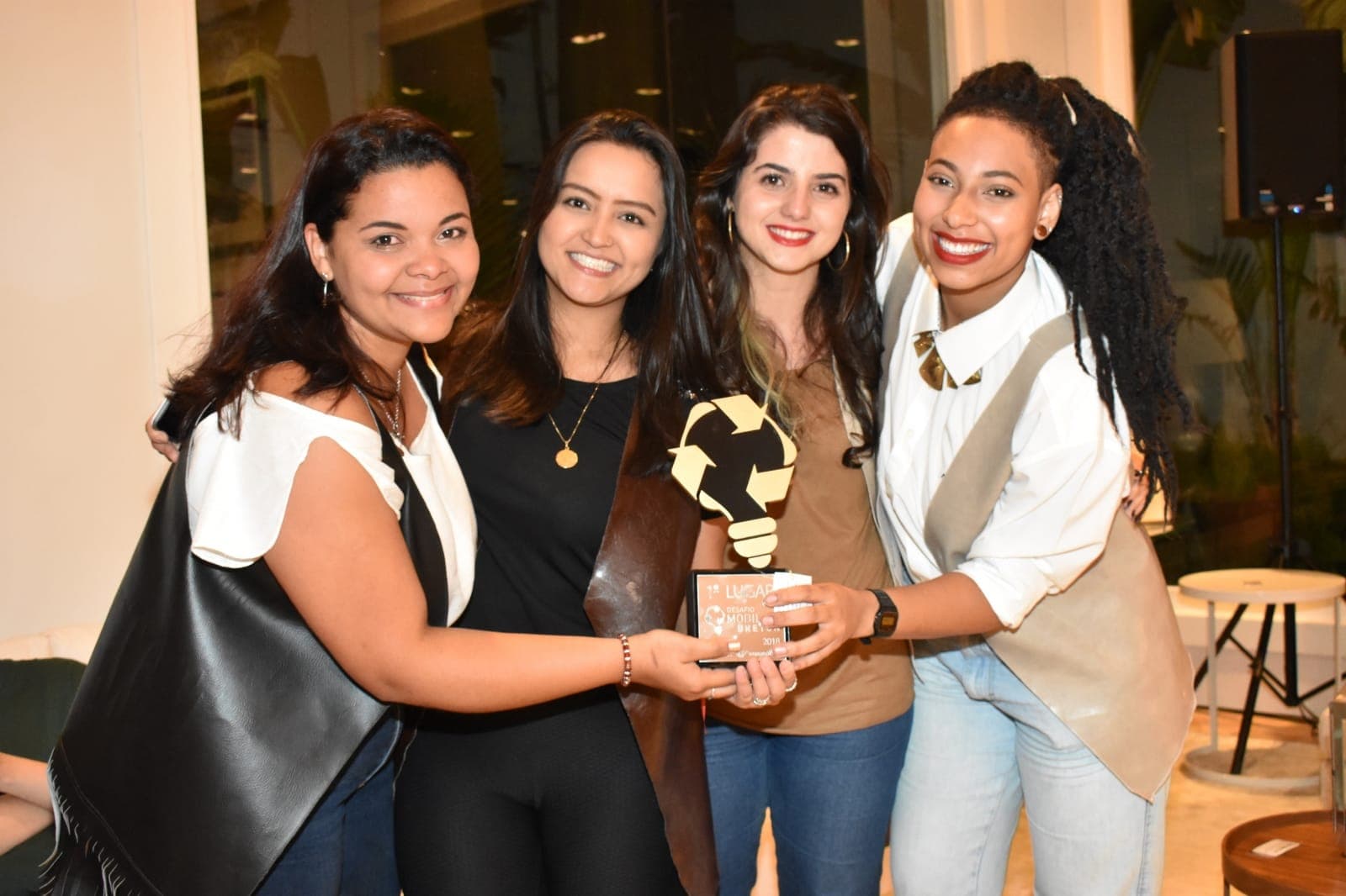 Camila Alves, Lais Nagaki, Karoline Barsante e Sthefani Rodrigues recebem o prêmio