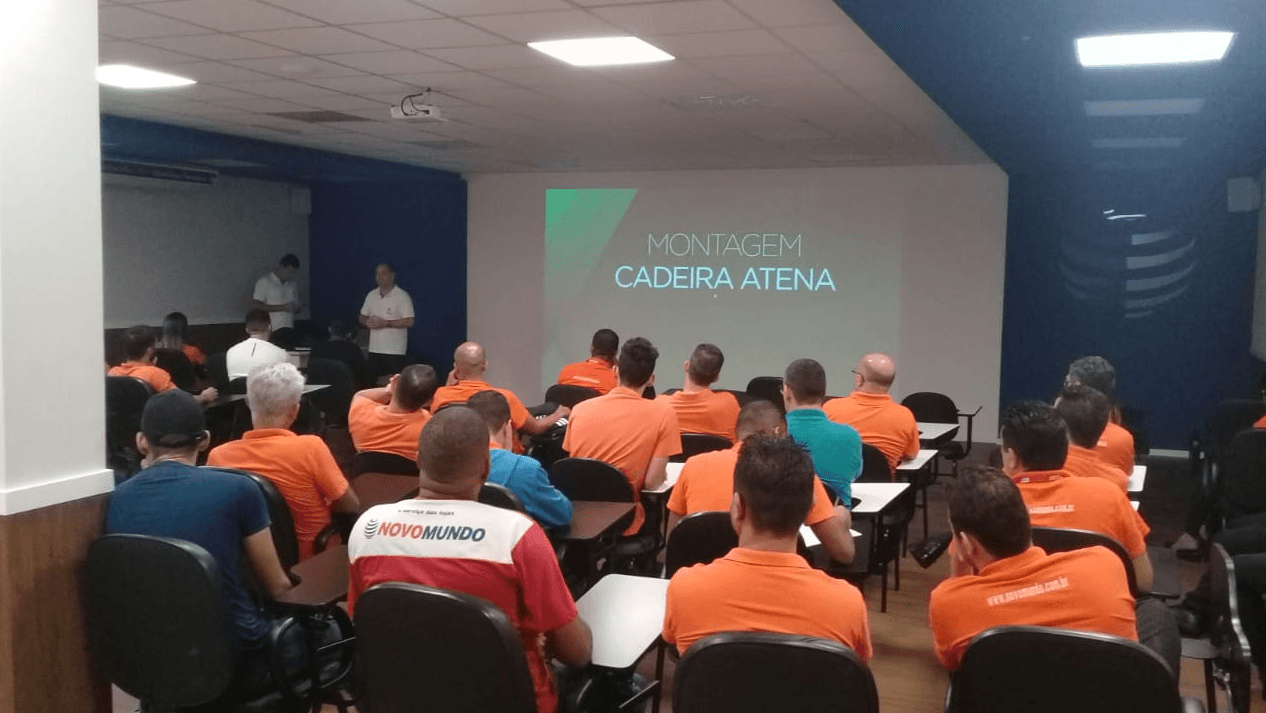 LJ realiza treinamento com equipe Novo Mundo