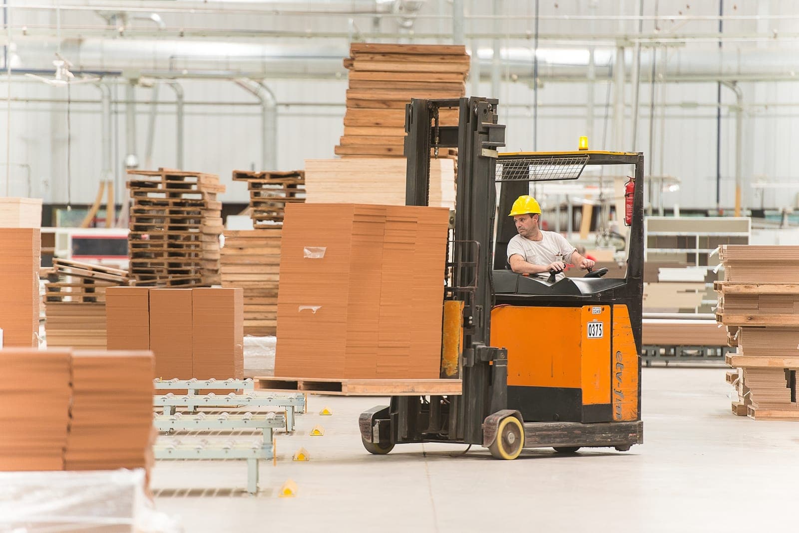 Exportações crescem 13% no polo moveleiro de Bento Gonçalves