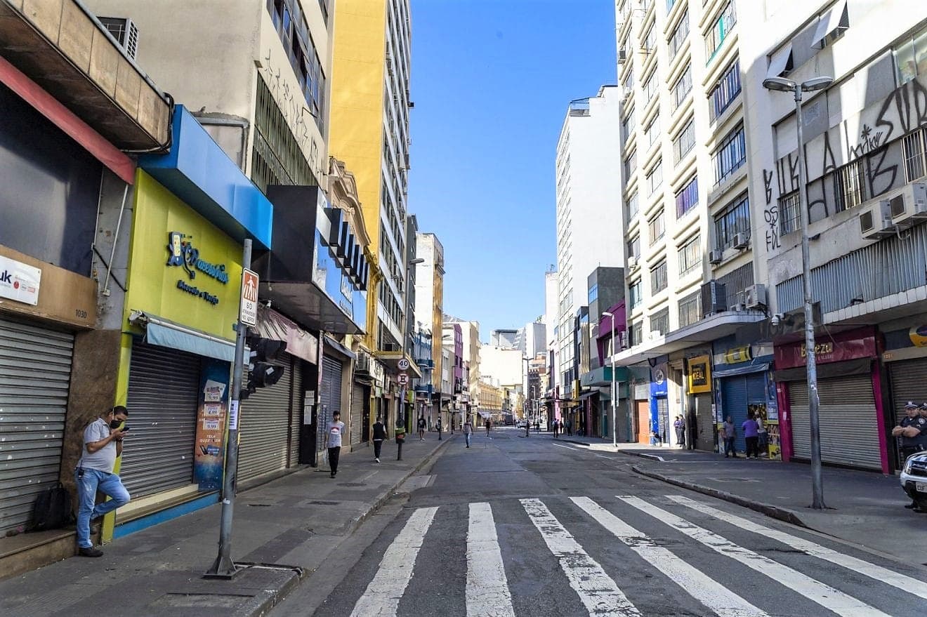 Varejistas discutem medidas para evitar o colapso da economia