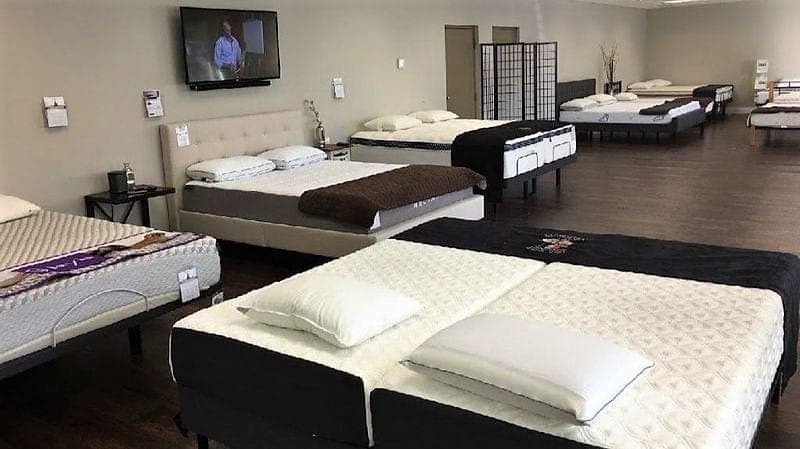 Lojista de colchão comemora reabertura do comércio em Franca-SP
