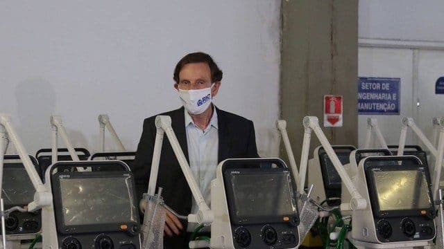 Crivella libera de novo lojas de móveis no Rio de Janeiro