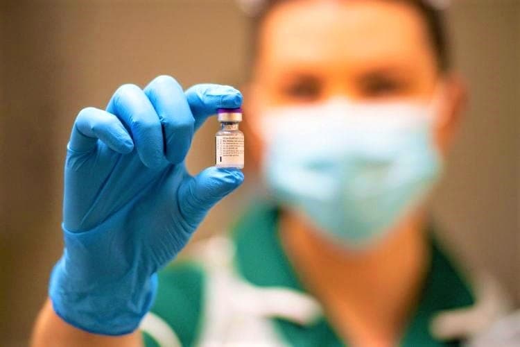 A fantástica história do casal que deu ao mundo a vacina Pfizer
