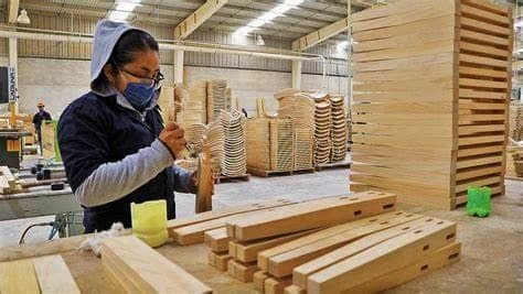 Apesar da expansão no 2º semestre, produção recua 3,8% em 2020