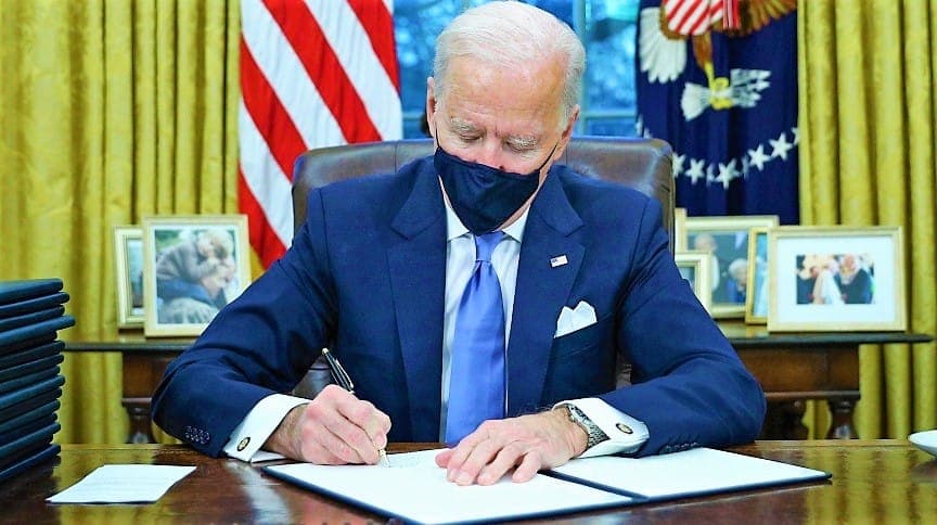 joe_biden_assina