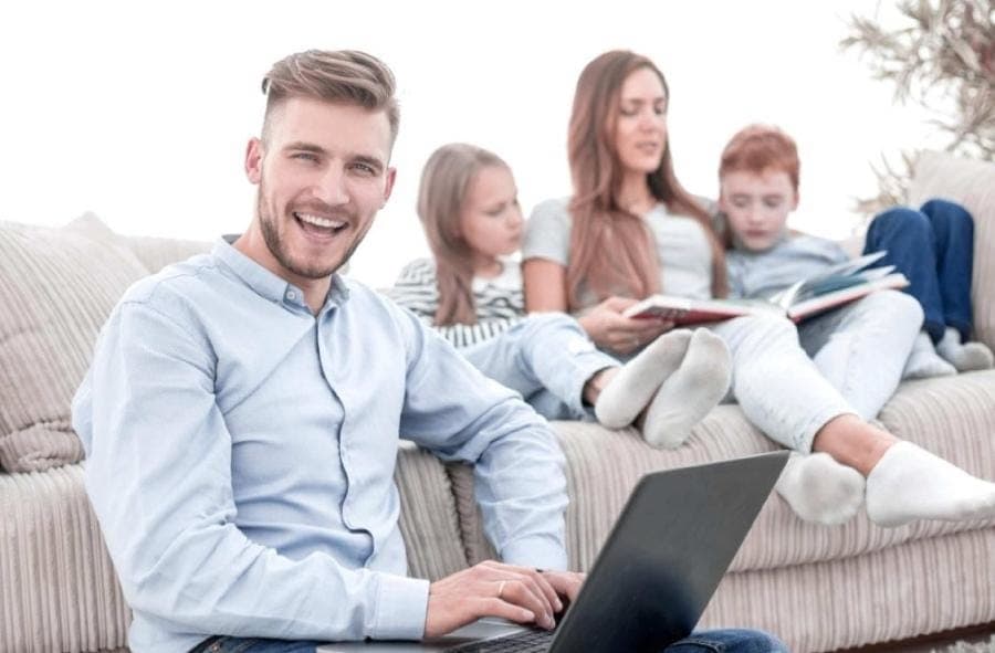 O home office virou rotina para bilhões de pessoas e caiu no gosto da maioria