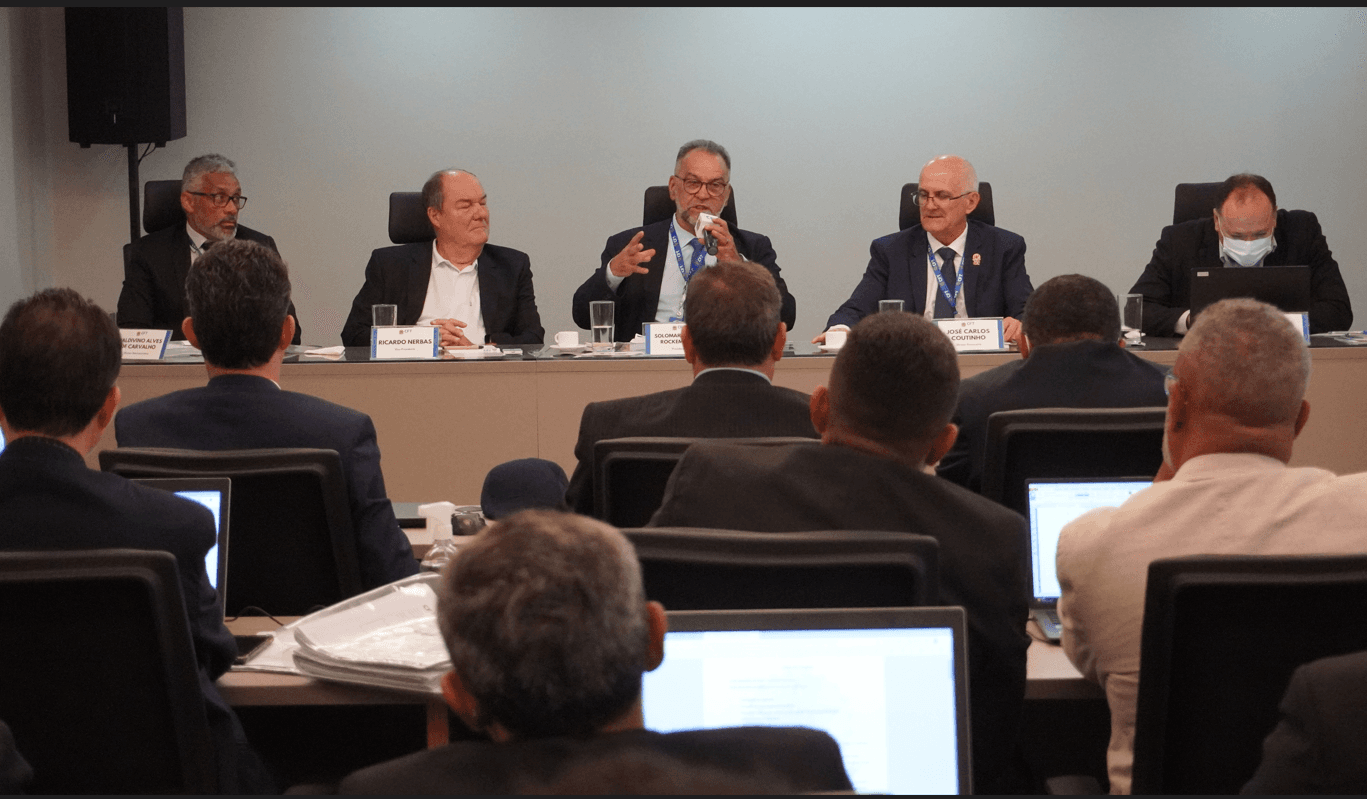 Plenário do Conselho Federal dos Técnicos Industriais durante sua 29ª Sessão Ordinária, na qual foi aprovada a resolução nº 204/2022 | Foto: Antonio Gzrybowski