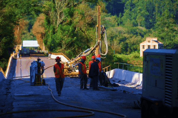 Futura ponte entre Caxias do Sul e Nova Petrópolis, na BR-116, será um metro mais alta do que a anterior. | Bruno Todeschini / Agência RBS