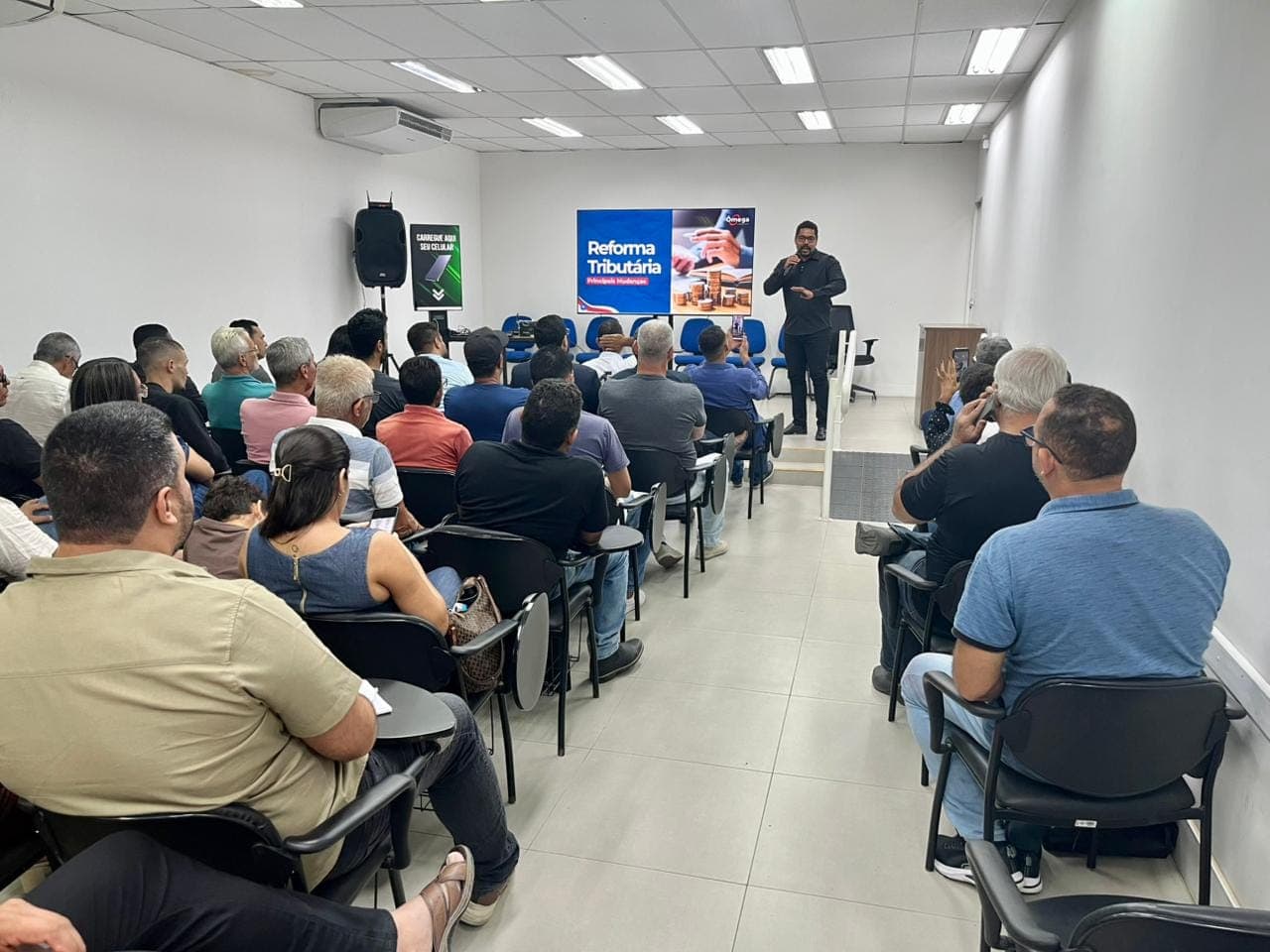 Seminário orienta marceneiros sobre reforma tributária