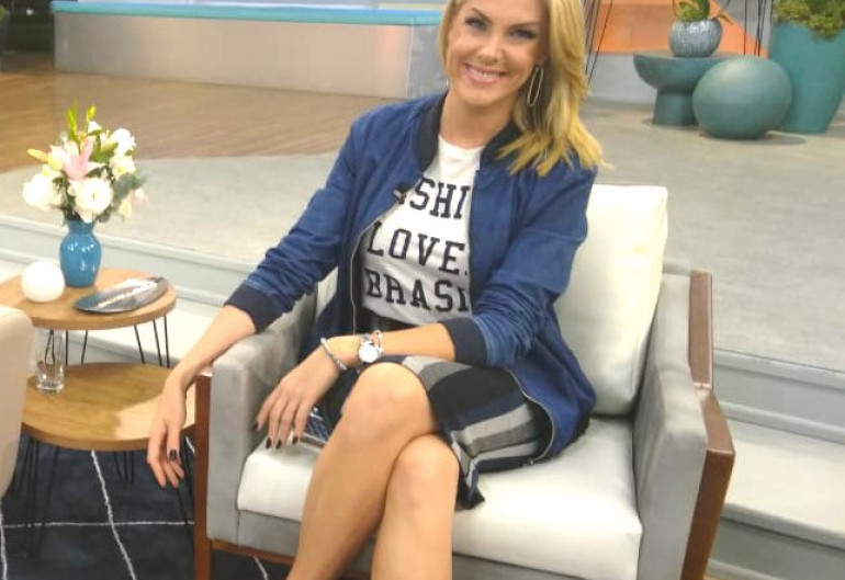 Ana_Hickmann_-_Mesas_Iron_e_Aparador_Iron2.jpg