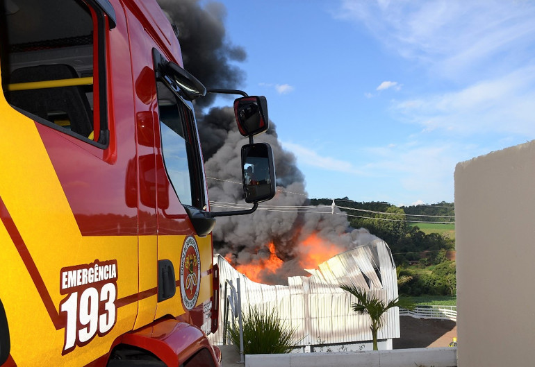 empresa-tem-incendio-quimico-em-chapeco-53780-1.jpg