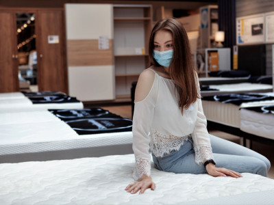beautiful-woman-in-a-mattresses-store.jpg