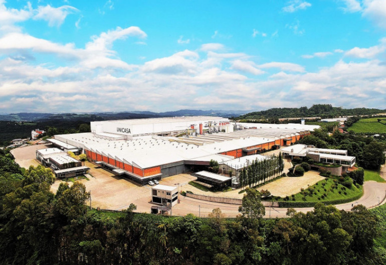 20347-Vista_aerea_Unicasa.04.22-770x499.jpg